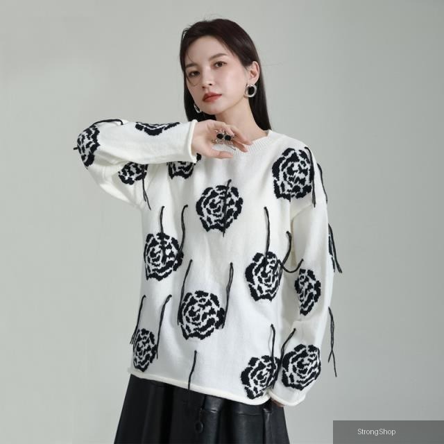 【南紡購物中心】 《 時尚女裝》 別緻設計感玫瑰流蘇長袖針織毛衣女慵懶復古上身