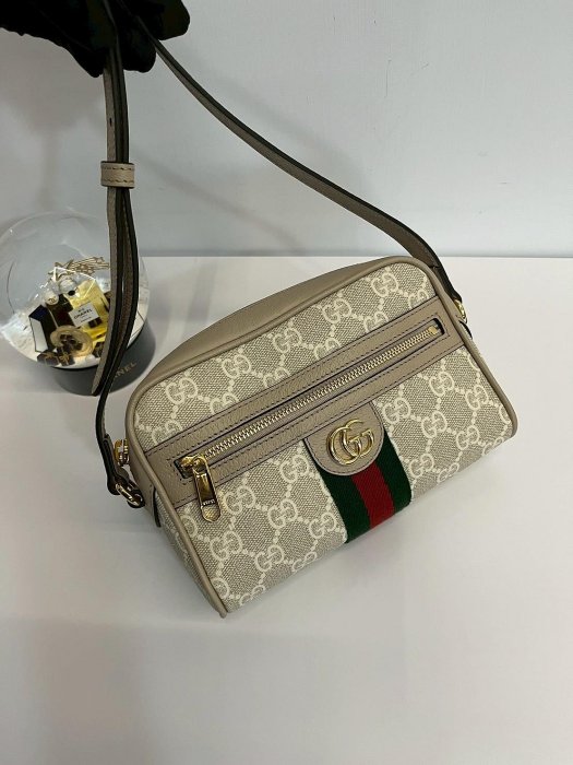 近全新 ManlySelect曼黎選品 Gucci 郵差包