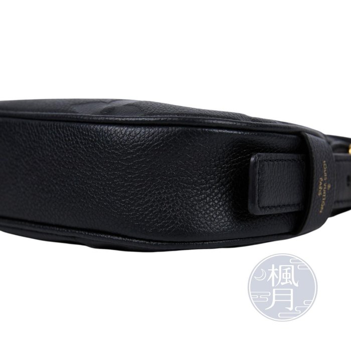 注目 超人氣賣家 BRAND楓月 11282 LOUIS VUITTON LV M82391 黑原花壓紋肩背包 晶片款