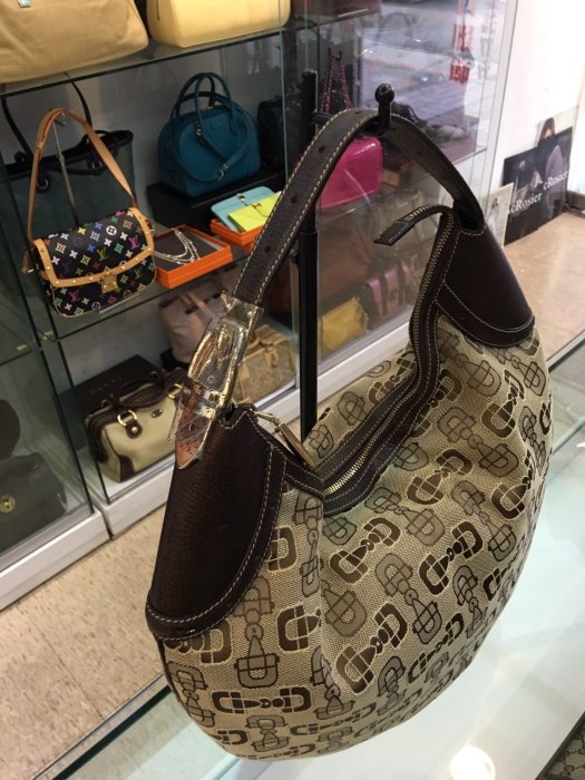 Y9153131920 145 GUCCI 月亮包 半月包