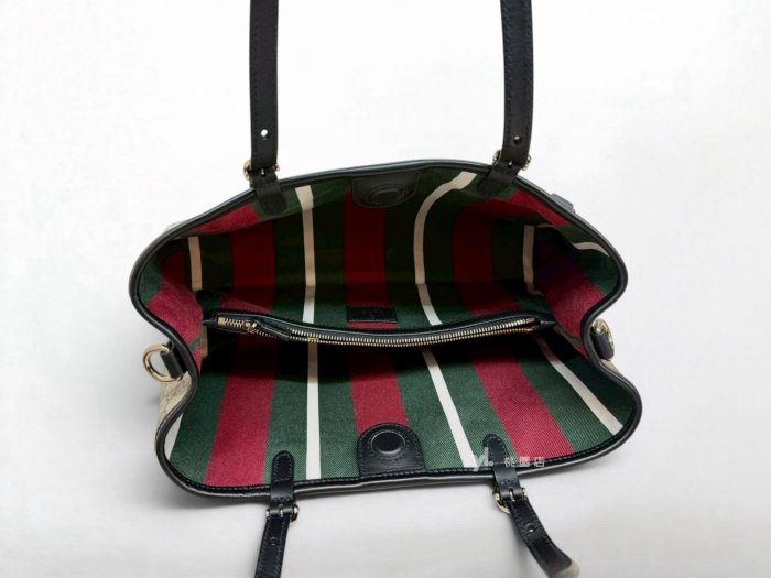 遠麗精品 132 C3839 GUCCI包包 原花GG Emblem中號托特斜背包815214 (桃園店)