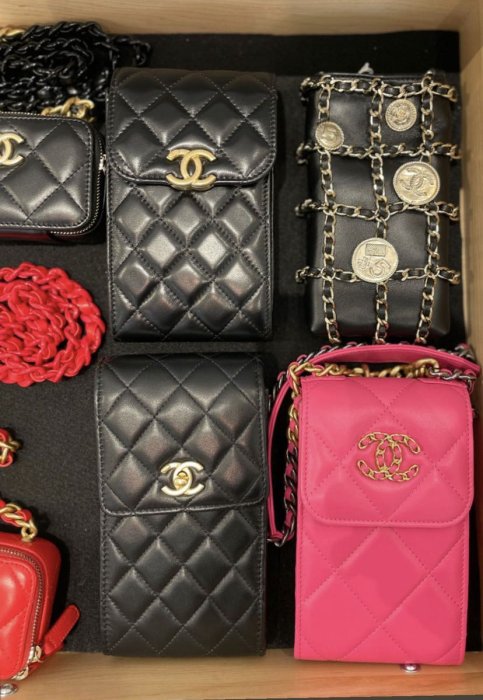 J&S 精品小舖 1210 Chanel 香奈兒包 Chanel 荔枝紋手機包 + 耳機包